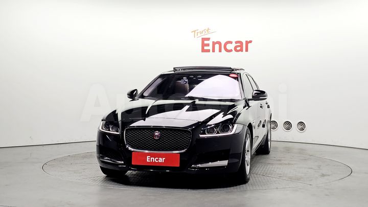 Jaguar XF 2018 — 3