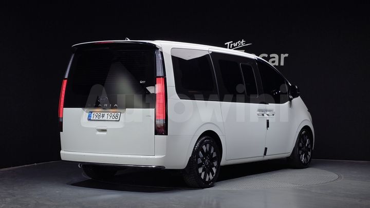 Hyundai Staria 2025 — 2