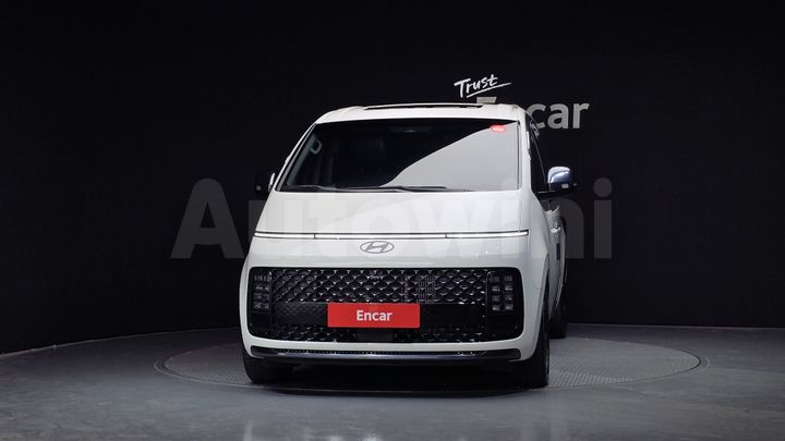 Hyundai Staria 2025 — 3