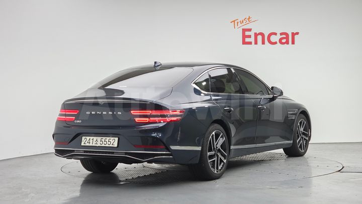 Genesis G80 2025 — 2