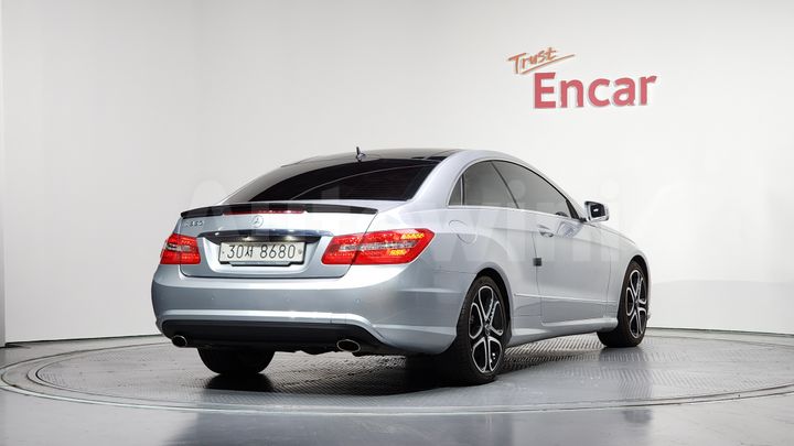 Mercedes Benz E Class 2011 — 2