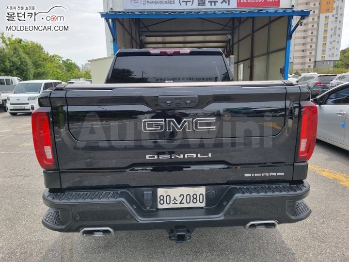 GMC Sierra 2023 — 4