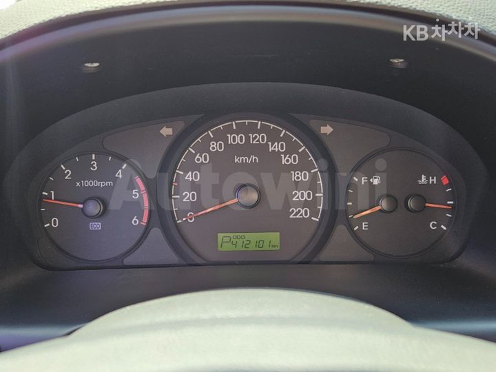 Hyundai Starex 2011 — 4