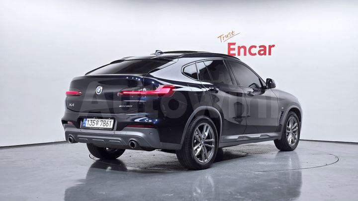 BMW X4 2021 — 2
