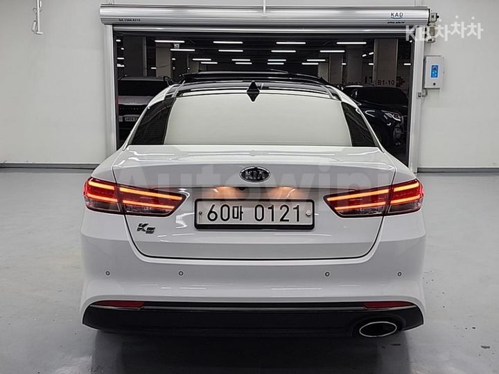 Kia K5 2016 KNAGU411BGA096865 — 3