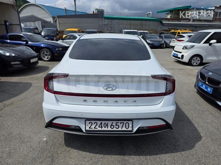 Hyundai Sonata 2022 — 4