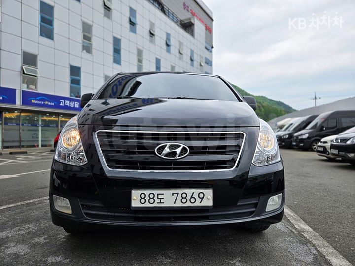 Hyundai Starex 2017 — 2
