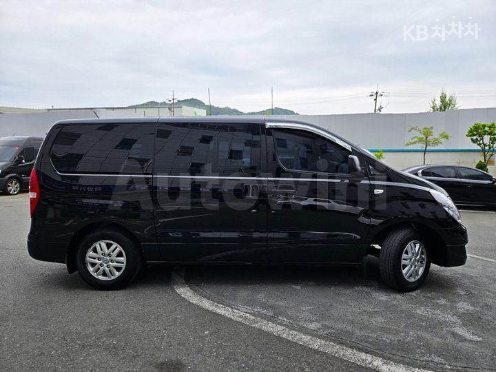 Hyundai Starex 2017 — 3