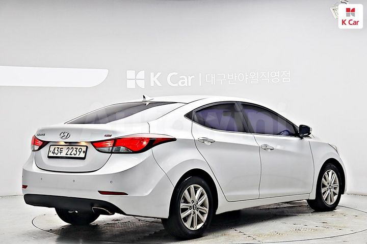Hyundai Avante 2015 — 4