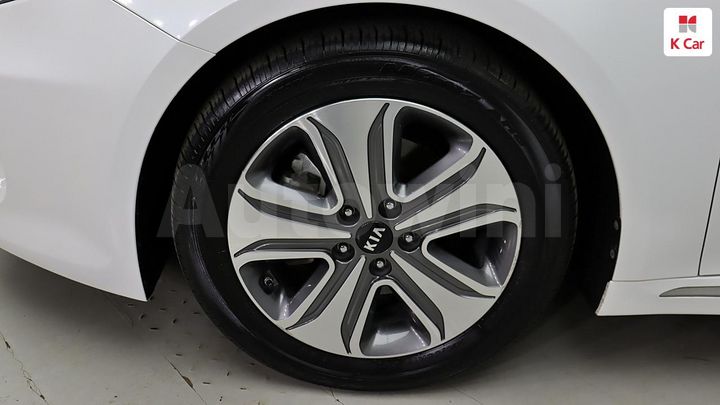 Kia K5 2017 — 5