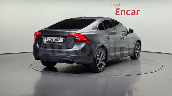Volvo S60 2018 — 2