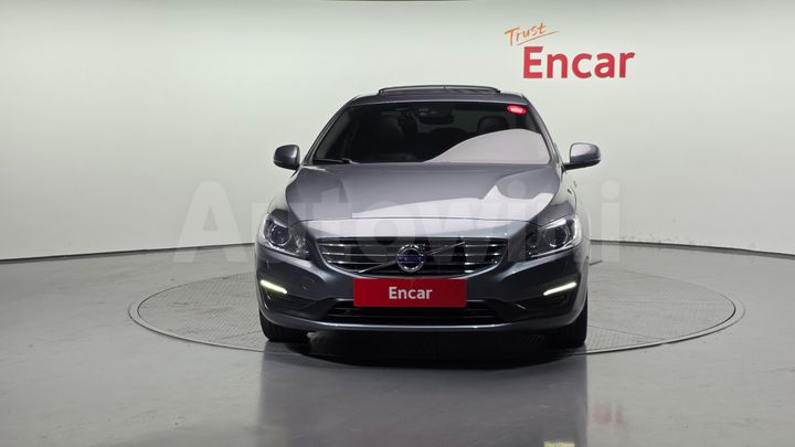 Volvo S60 2018 — 3