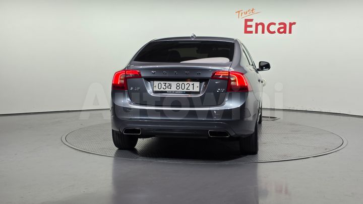Volvo S60 2018 — 4