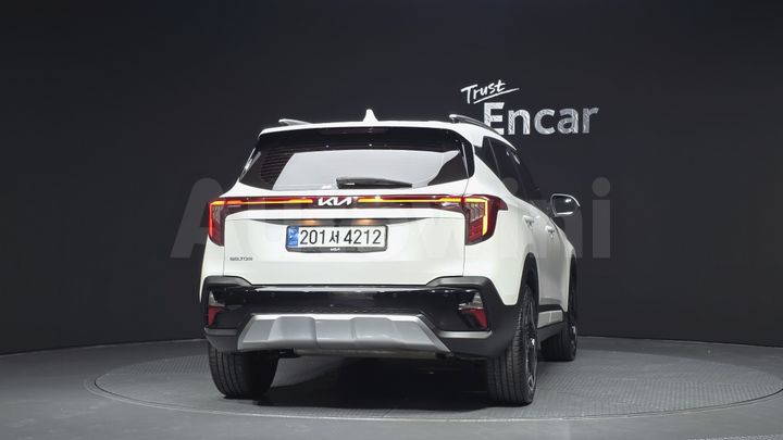 Kia Seltos 2023 — 4