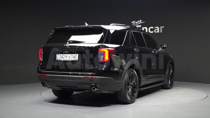 Ford Explorer 2021 — 2