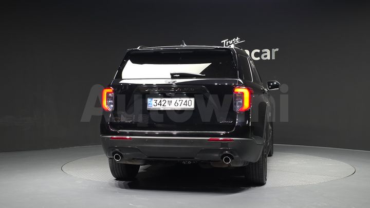 Ford Explorer 2021 — 4