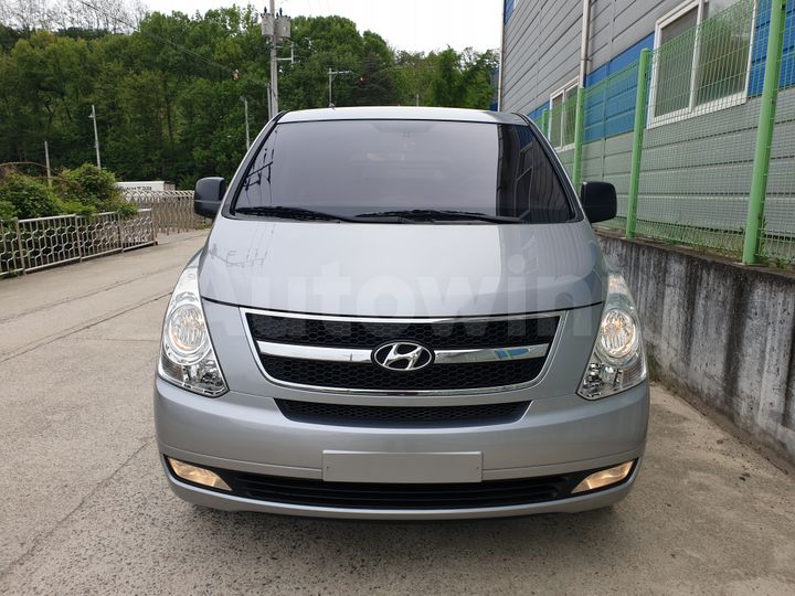 Hyundai Starex 2013 — 2