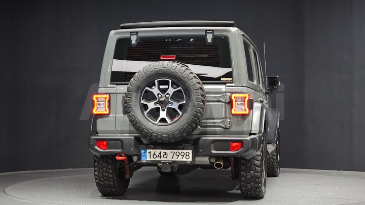 Jeep Wrangler 2022 — 4