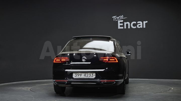 Volkswagen Passat 2018 — 4