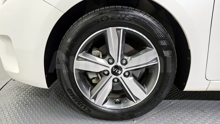 Kia K3 2018 — 5