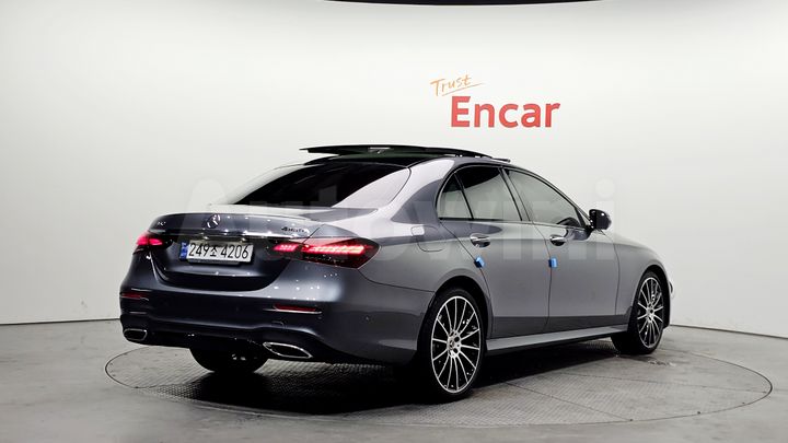 Mercedes-Benz E Class 2023 — 2