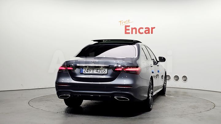 Mercedes-Benz E Class 2023 — 4