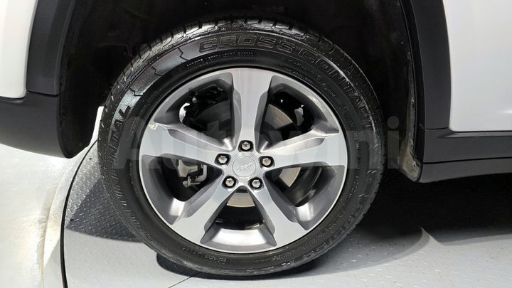 Jeep Cherokee 2023 — 5