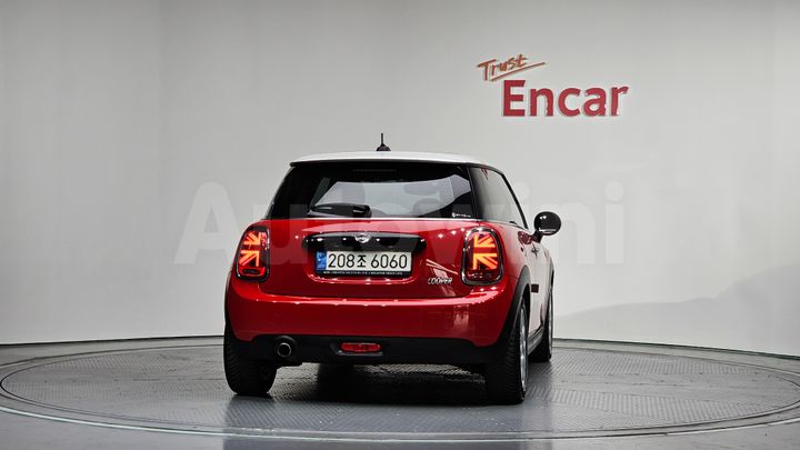 Mini Cooper 2021 — 4