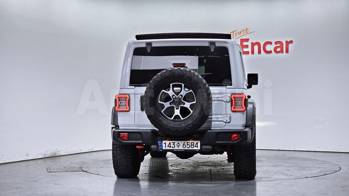 Jeep Wrangler 2021 — 4