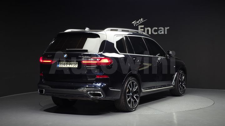 BMW X7 2021 — 2
