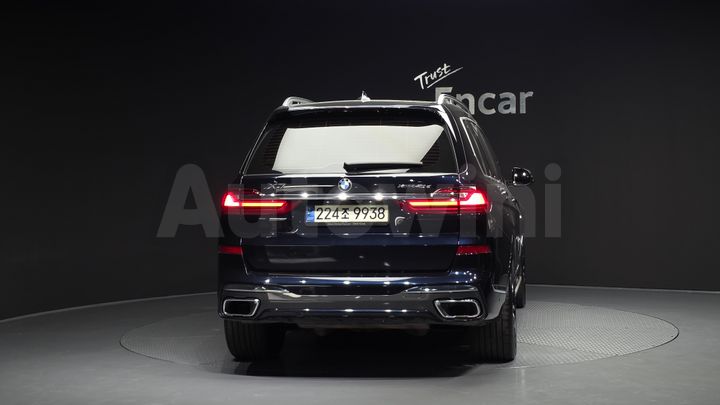 BMW X7 2021 — 4