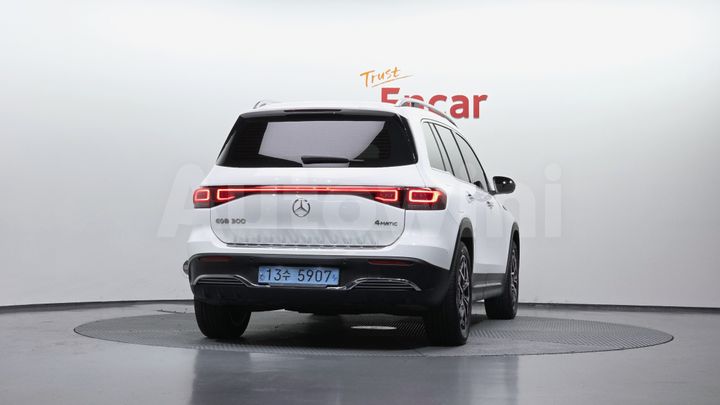 Mercedes Benz EQB 2022 — 4
