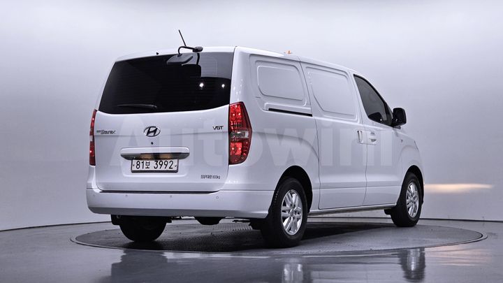 Hyundai Starex 2021 — 2