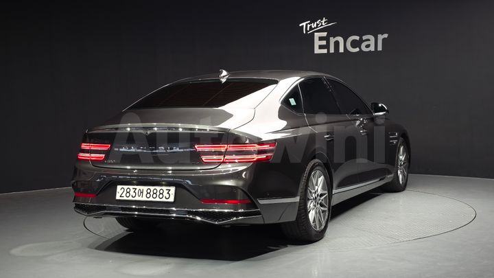 Genesis G80 2025 — 2