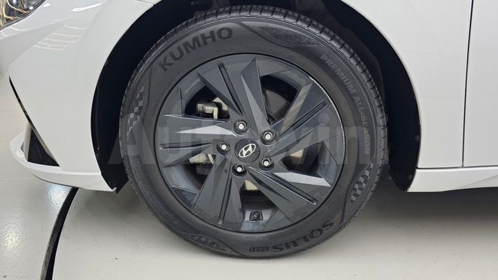Hyundai Avante 2023 — 5