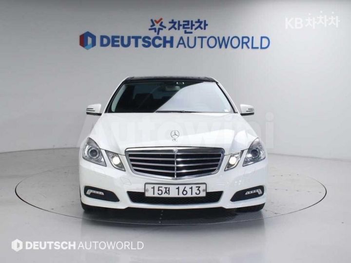 Mercedes-Benz E Class 2010 — 3