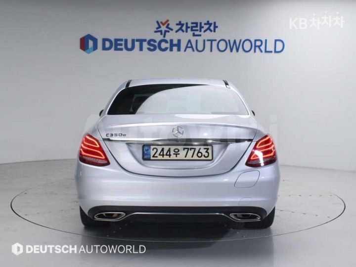 Mercedes-Benz C Class 2018 — 4