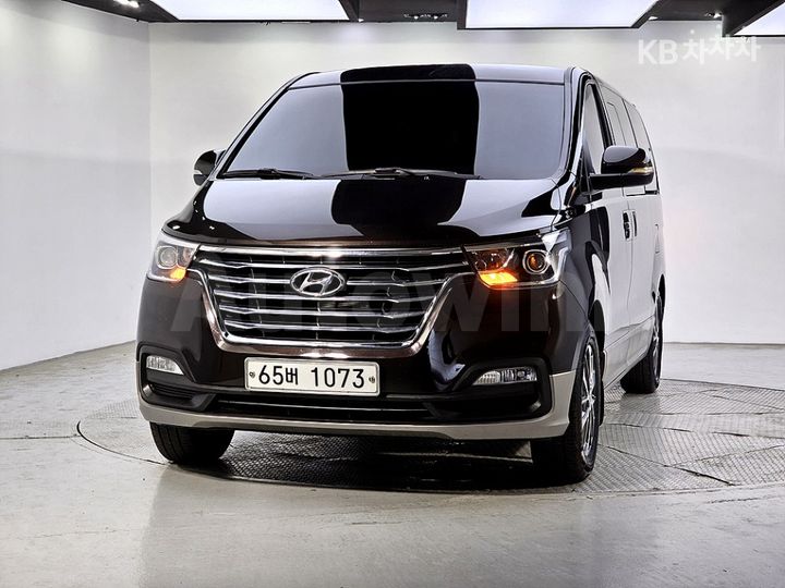 Hyundai Starex 2018 — 2