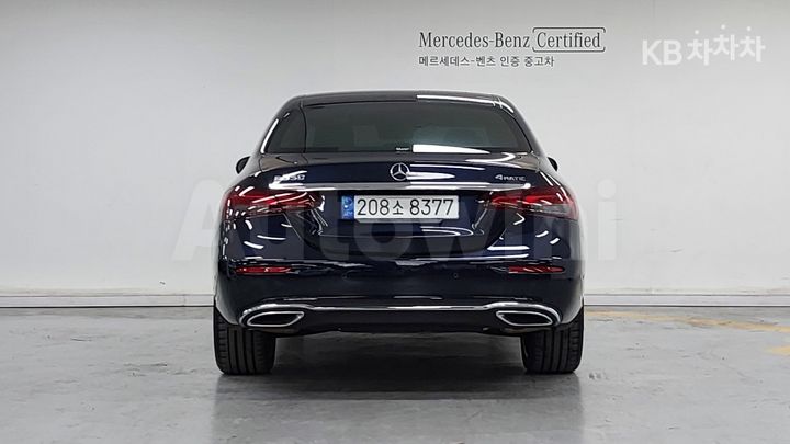 Mercedes-Benz E Class 2023 — 3