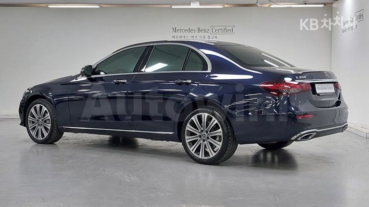 Mercedes-Benz E Class 2023 — 4