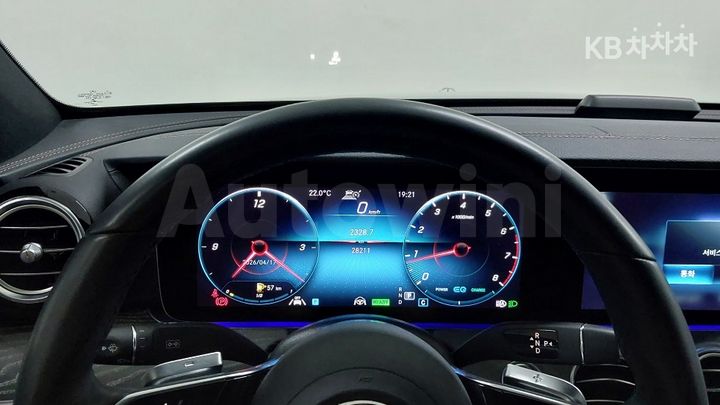Mercedes-Benz E Class 2023 — 5