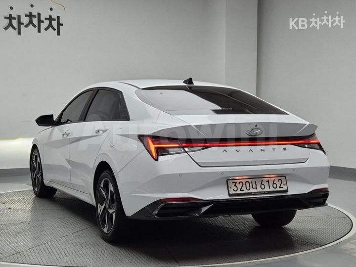 Hyundai Avante 2021 — 2