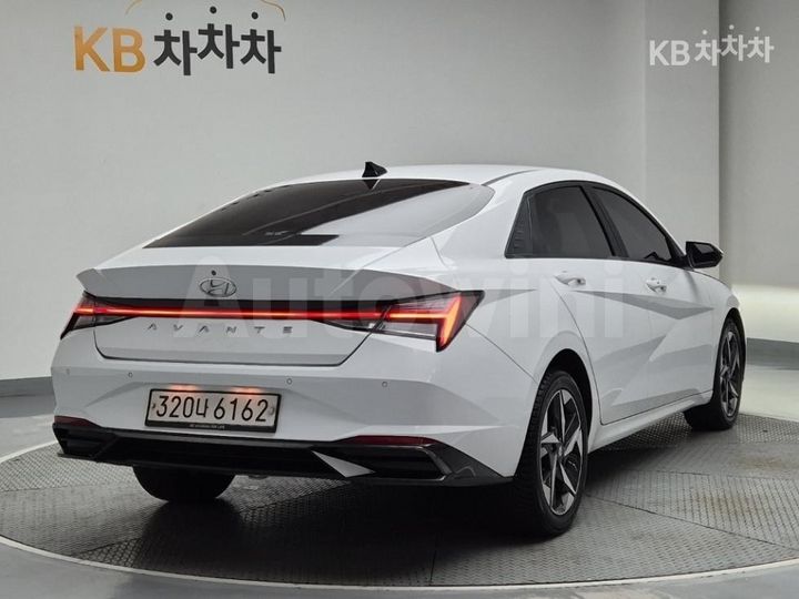 Hyundai Avante 2021 — 3