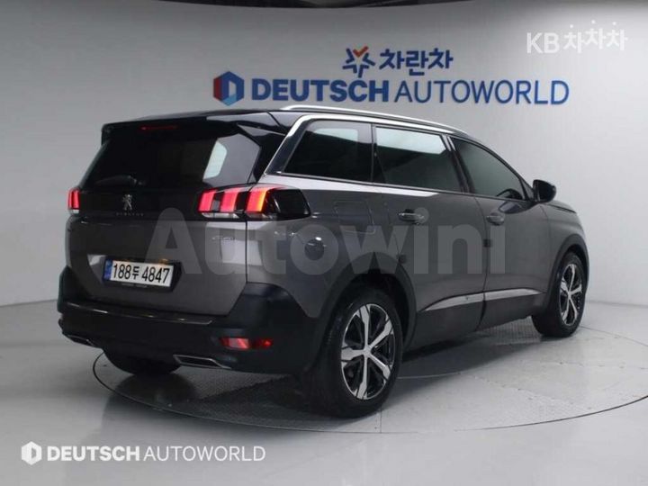 Peugeot 5008 2021 — 2