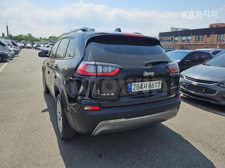 Jeep Cherokee 2022 — 2