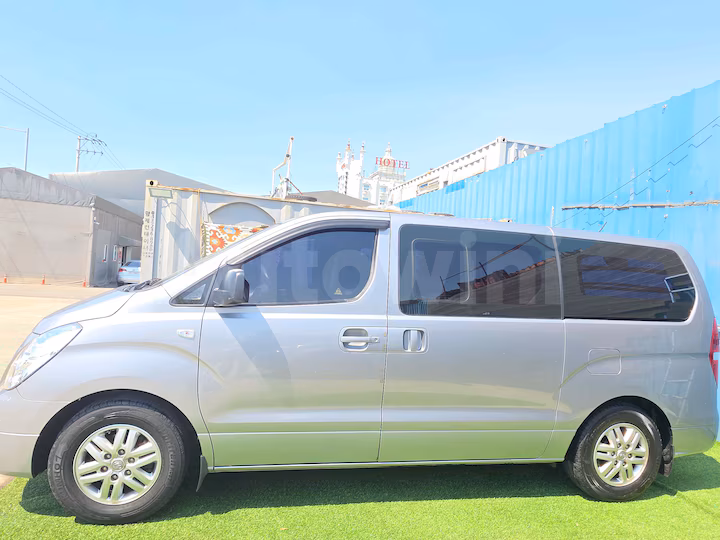 Hyundai Starex 2018 — 2