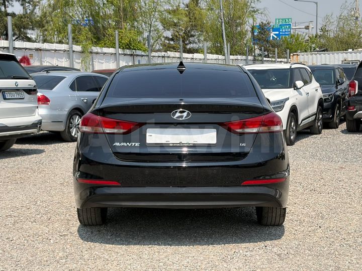 Hyundai Avante 2018 — 4