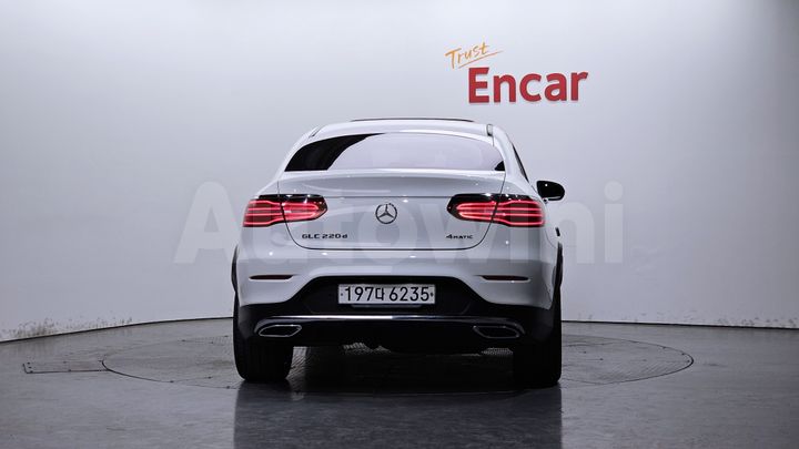 Mercedes Benz GLC Class 2018 — 4