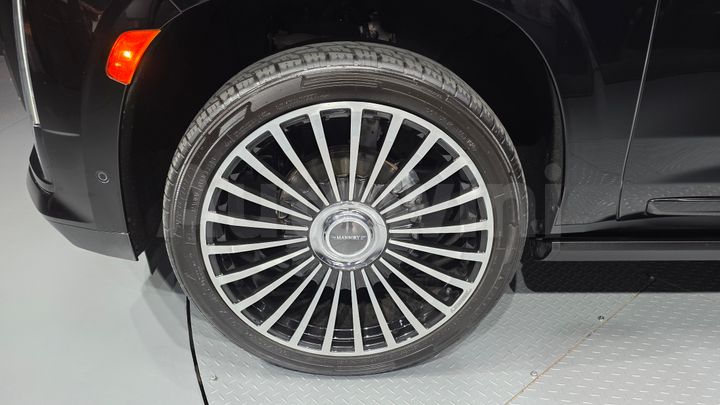 Cadillac Escalade 2023 — 5