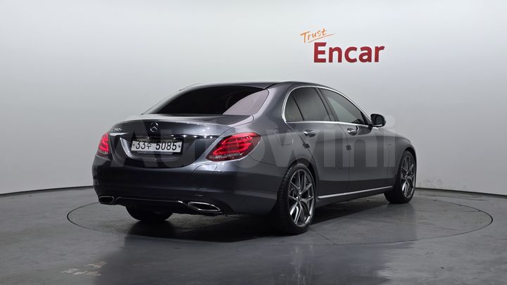 Mercedes Benz C Class 2018 — 2